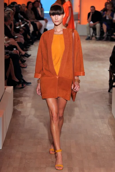Look 14